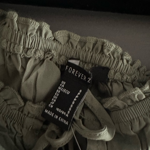 Forever 21 woven off the shoulder top - Picture 4 of 5